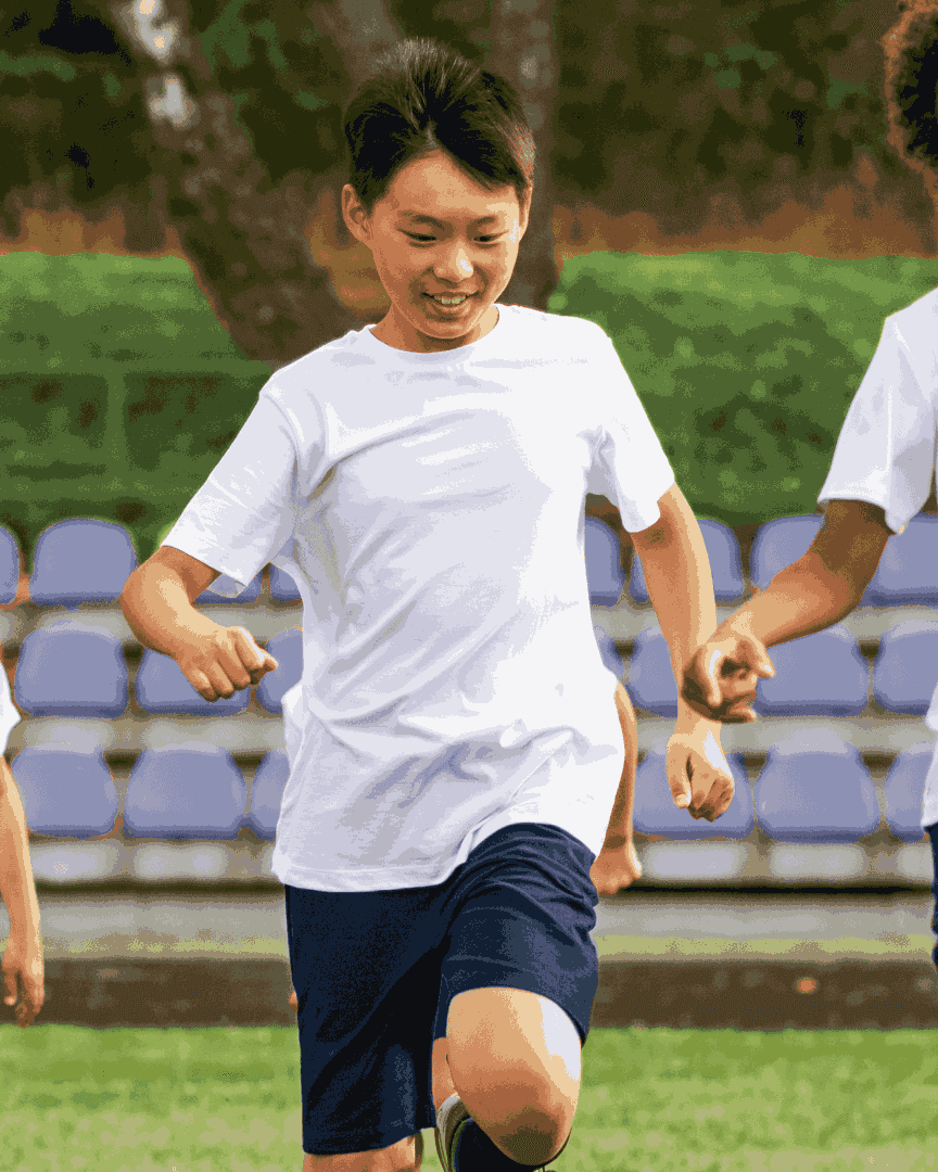 Мальчик-спортсмен на тренировке в KidsOlimp