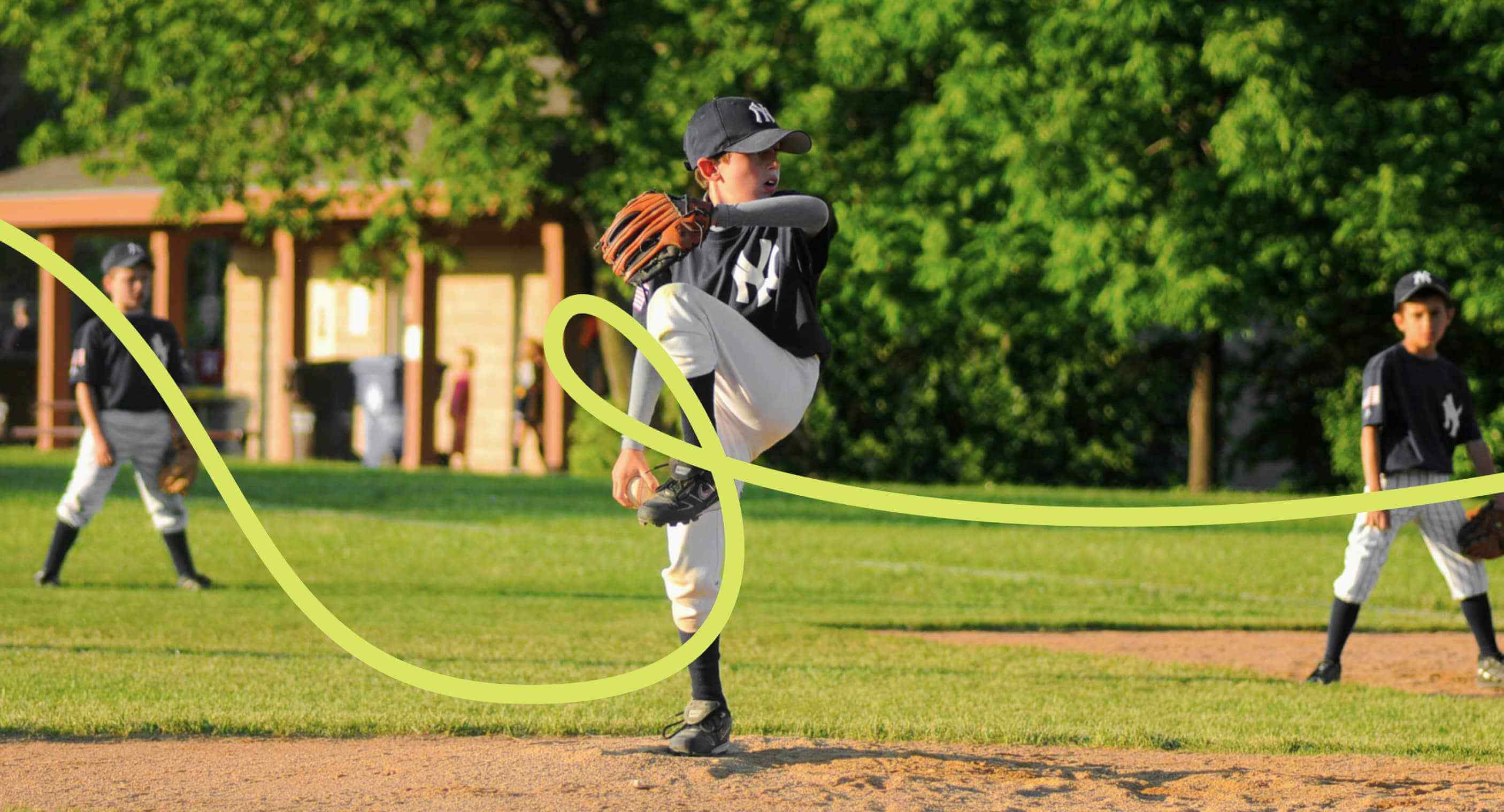 Командная тренировка детей на стадионе KidsOlimp